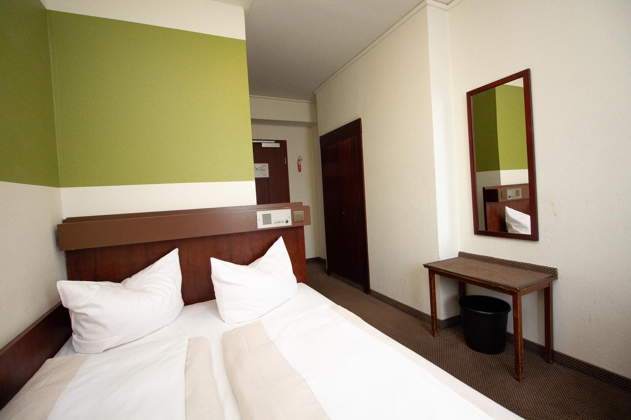 Hotel Dolomit Мюнхен Екстер'єр фото