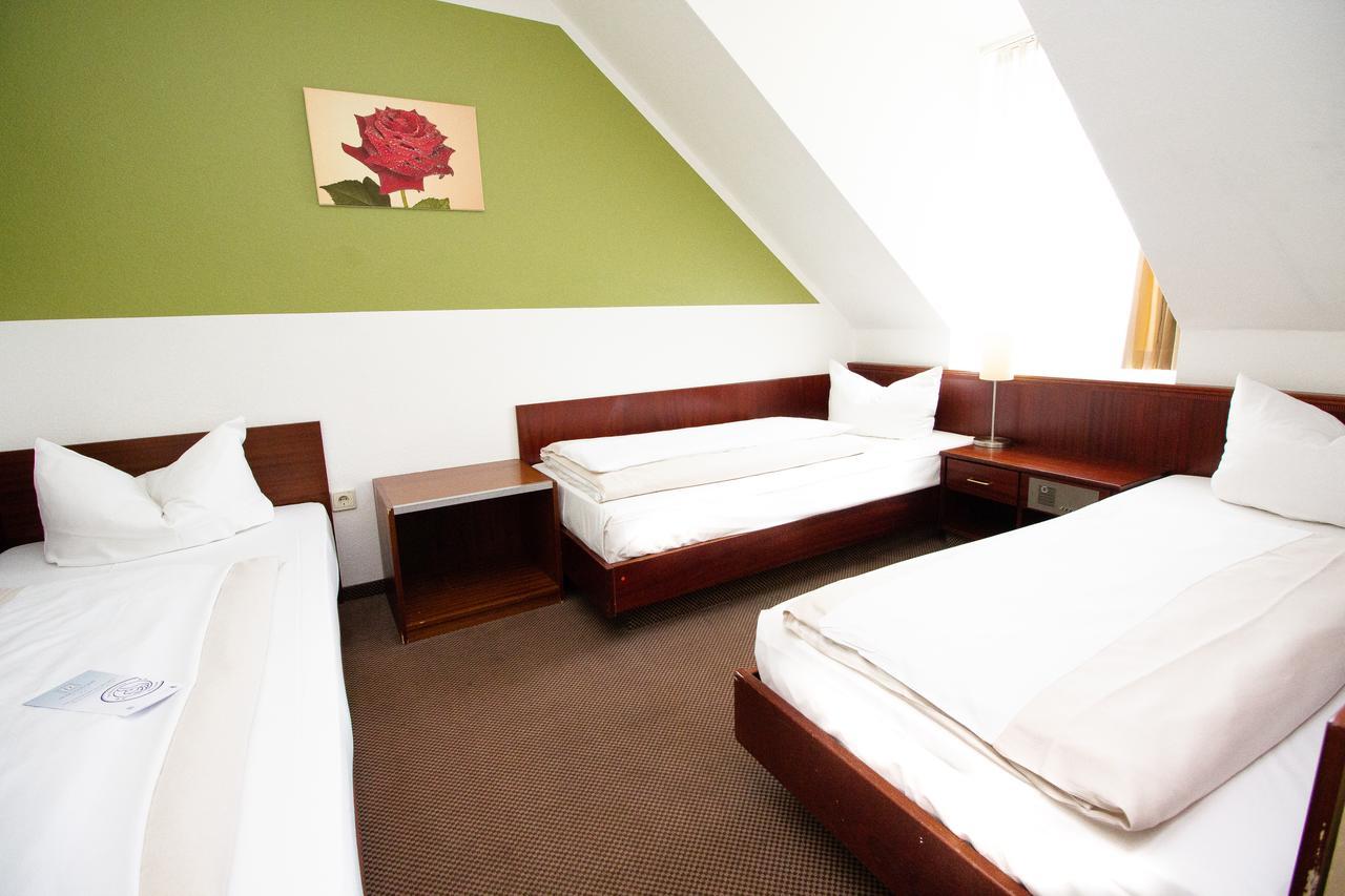 Hotel Dolomit Мюнхен Екстер'єр фото