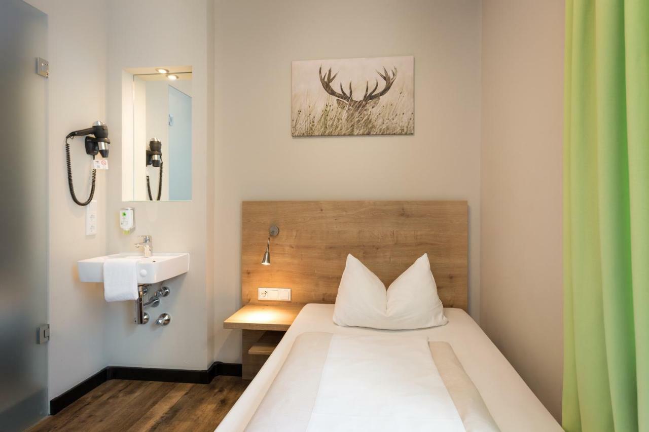 Hotel Dolomit Мюнхен Екстер'єр фото
